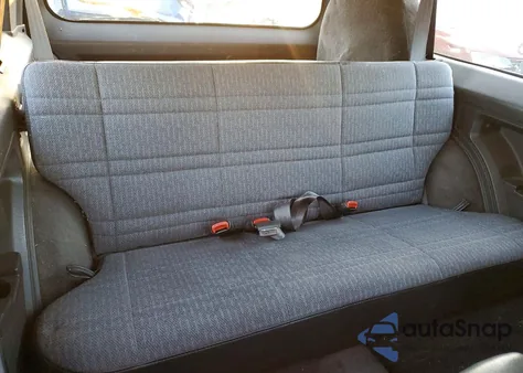 2001 Jeep Cherokee Sport z USA, uszkodzony, nr VIN 1J4FT47S91L572520